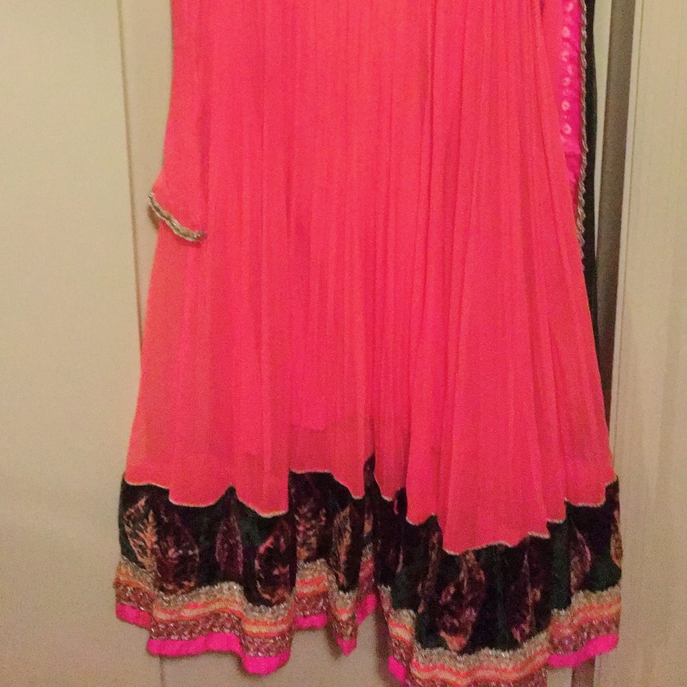 Dress - Picture 2 of 5